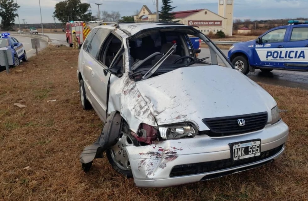 Sierras Chicas: dio varios tumbos y la salvó el cinturón