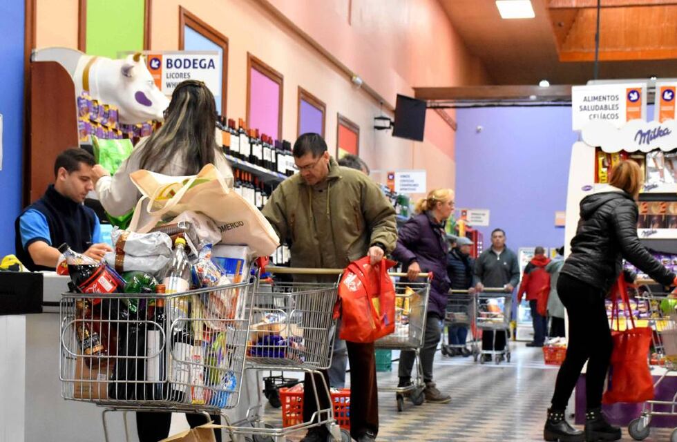 Piden abrir nuevas proveedurías gremiales en Rosario para ganarle a la inflación
