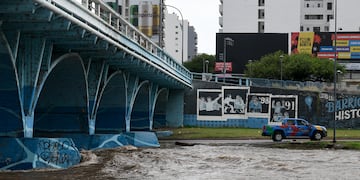 La avenida Costanera se encuentra cortada en todos sus accesos.
