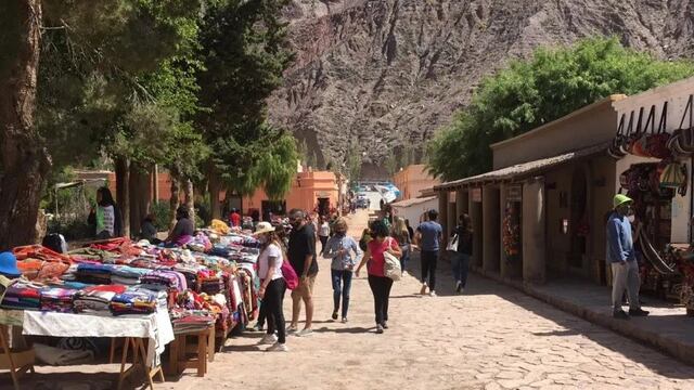 En los últimos días han arribado a Jujuy grupos familiares, en su mayoría en automóviles y en viajes cortos de entre dos y tres días, procedentes de las provincias de Salta, Tucumán y del Litoral, mientras que los viajeros que llegan desde Buenos Aires permanecen un lapso mayor.