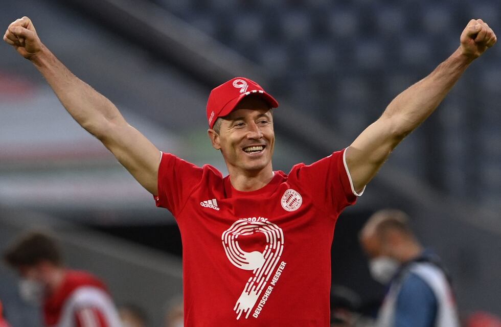 Bayern Múnich celebró su noveno campeonato consecutivo con una goleada