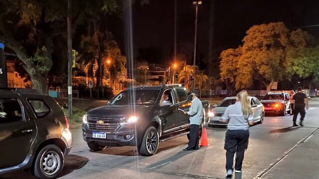 La Secretaría de Control y Convivencia de Rosario realizó operativos de control en Navidad para garantizar el cumplimiento de la normativa sanitaria. (@scycros)