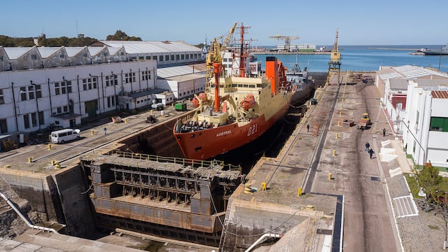 Finalizaron las tareas de mantenimiento en el Buque oceanográfico ARA "Austral" en Puerto Belgrano.