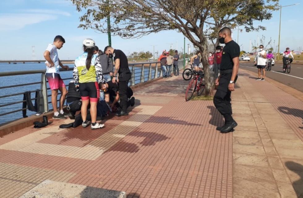 Policía de Misiones socorrió a una mujer que habría intentado suicidarse en la Costanera de Posadas