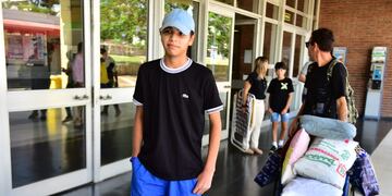 Dieron de alta a Lázaro, el chico atacado por una patota en Córdoba. (José Gabriel Hernández / La Voz)