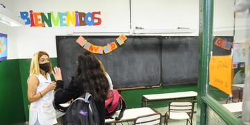 Tras casi un año, la mitad de los alumnos de la ciudad de Buenos Aires regresaron a las clases este miércoles 17 de febrero de 2021. (Clarín)