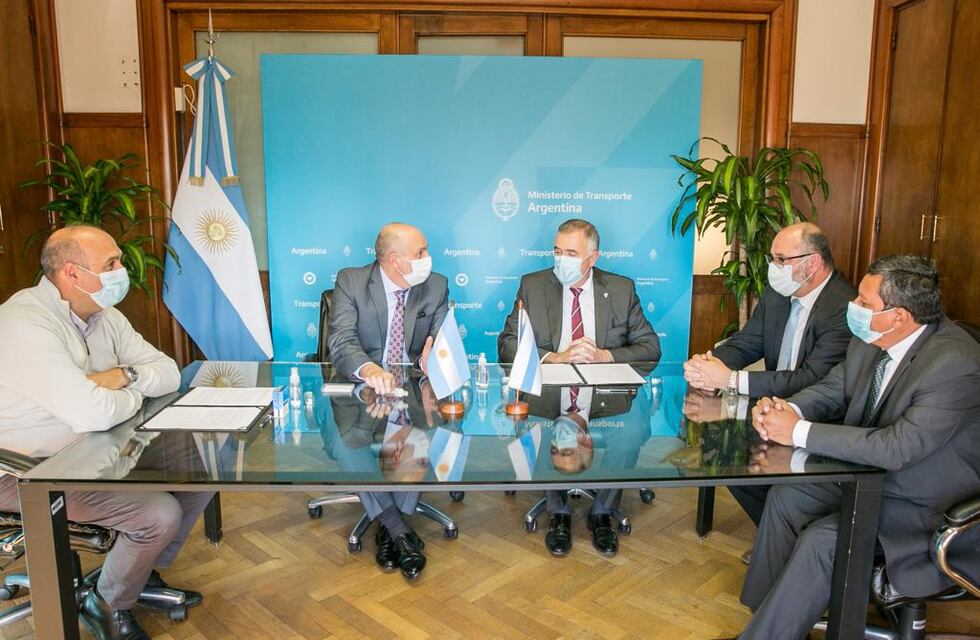 Transporte Público en el interior: gestiones del gobernador Osvaldo Jaldo