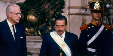 Raúl Alfonsín, el primer Presidente en el regreso de la democracia, en 1983. Foto: Archivo