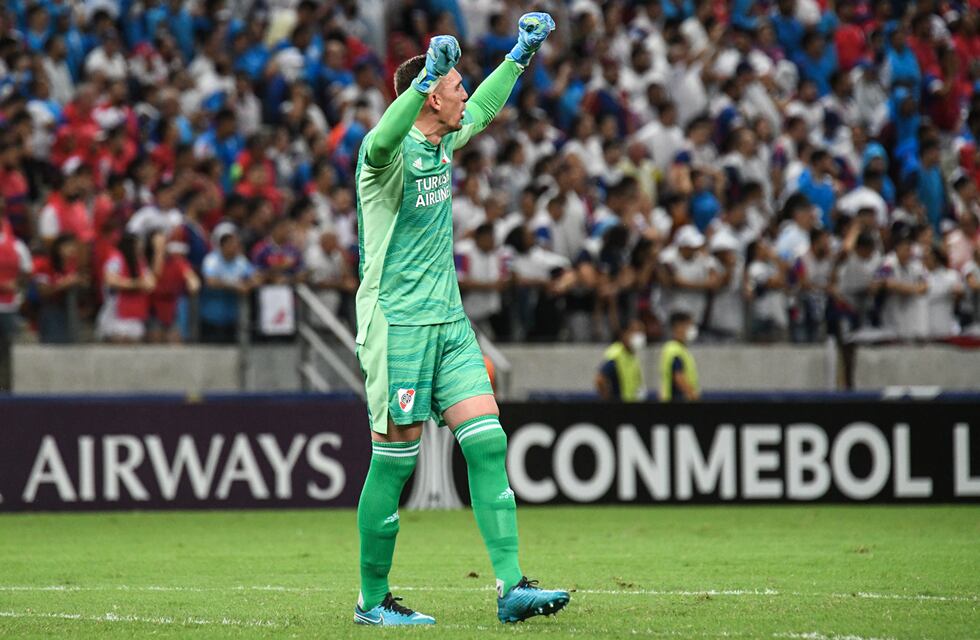 Franco Armani le salvó las papas a River atajando un penal sobre el final del primer tiempo