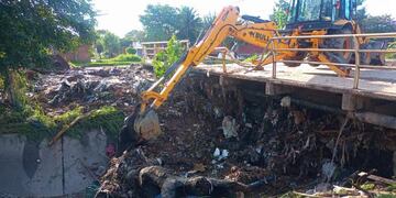 Importante operativo de limpieza en el Canal San José.