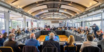 Tierra del Fuego firmará convenio con Nación para completar la jornada extendida en el nivel primario en la provincia