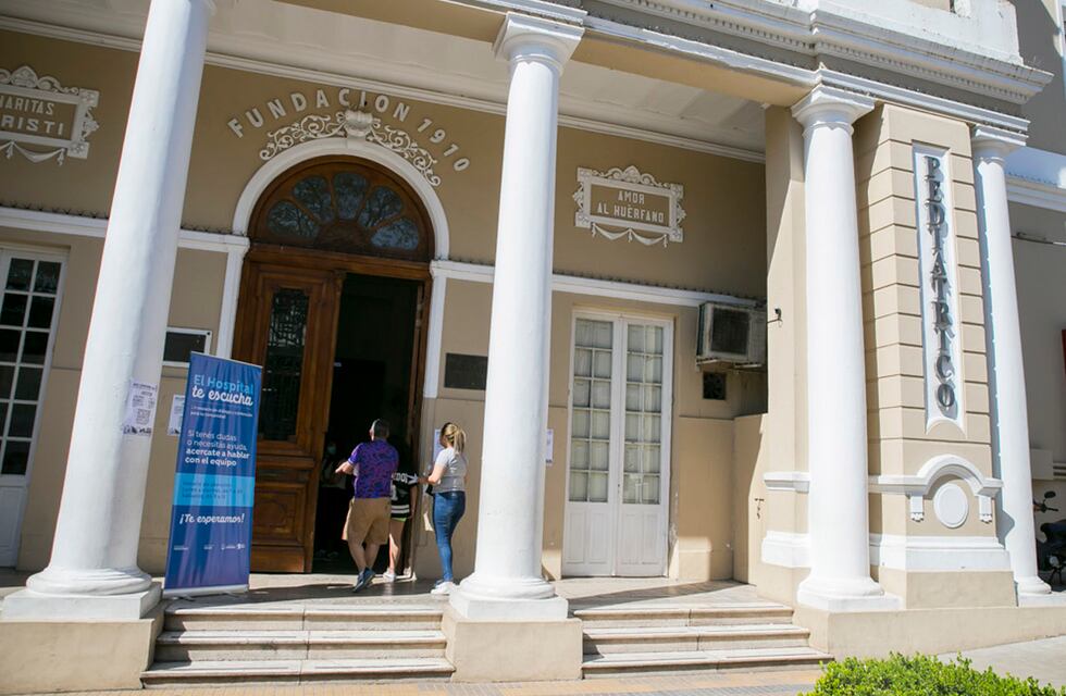 Rescataron a un niño de 2 años que quedó atrapado en un voraz incendio en Córdoba