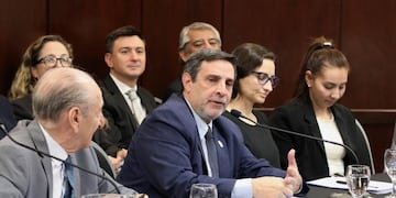 En el encuentro se presentaron propuestas para la compra de medicamentos y cobertura de vacunas.