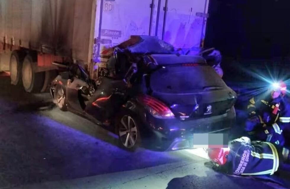 Volvían de ver Talleres-River y protagonizaron un siniestro fatal en la autopista Córdoba-Rosario