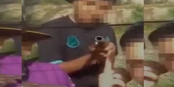 Delincuentes menores usan tik tok para mostrarse con armas.