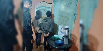 Infraganti: dos jóvenes fueron detenidos mientras intentaban robar.