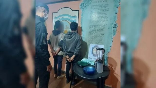 Infraganti: dos jóvenes fueron detenidos mientras intentaban robar.