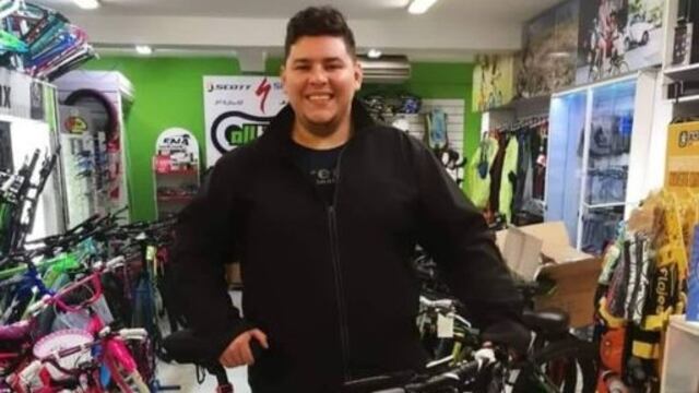 Le robaron la bicicleta mientras trabajaba.