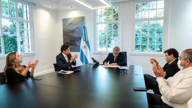 Paritarias: el Gobierno y los docentes acordaron un aumento escalonado del 34,55% (Foto: Clarín)