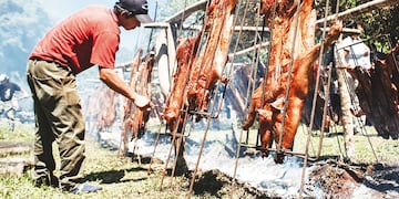 La 7ª edición de la Fiesta del Lechón se realizó con éxito en Bonpland.