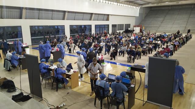 Vacunación coronavirus Carlos Paz.