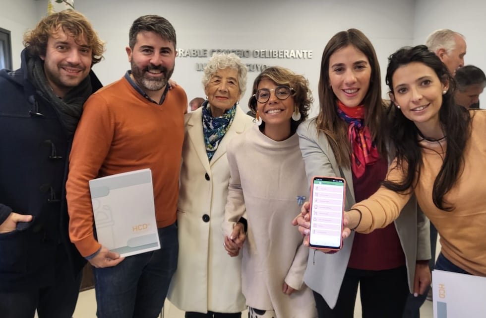 Una pareja creo una app para encontrar locales gluten free y fueron reconocidos por un municipio