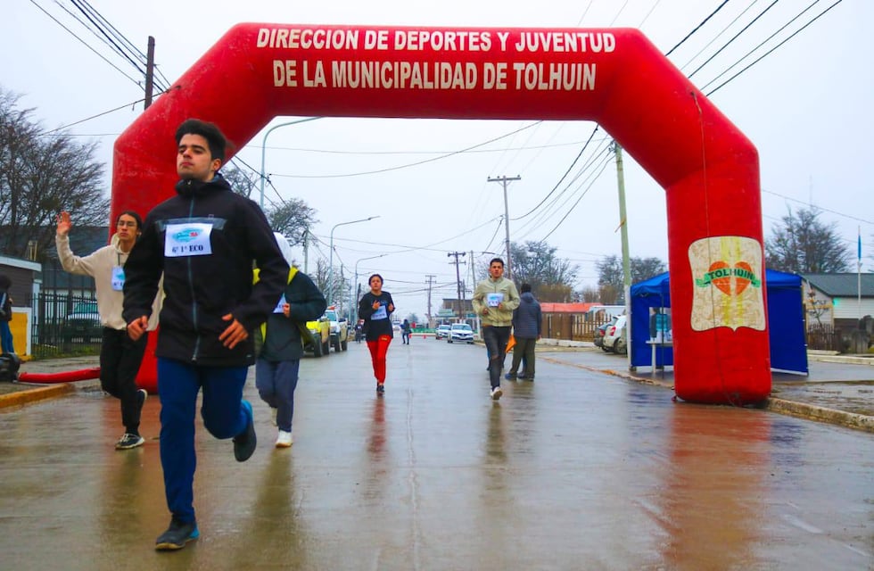 “JuvenTolh 2022”: se desarrolló jornada deportiva de jóvenes en Tolhuin