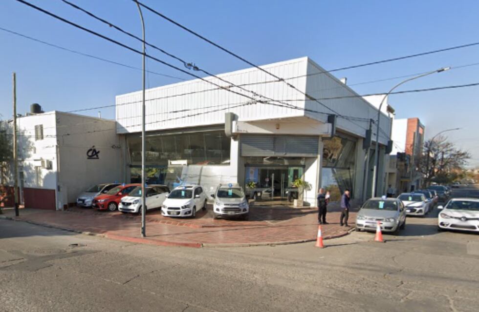 Córdoba: subió a un techo para buscar a su gato y terminó en el hospital