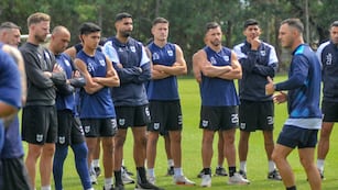 A pesar del escenario adverso, en las prácticas el entrenador Matías Módolo trabaja con sus futbolistas para afrontar el panorama. Gimnasia presentó pruebas y descargos para reanudar el encuentro, pero el fallo del Tribunal favoreció a Deportivo Madryn.