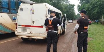 Tras un control vehicular, retienen un utilitario con papeles apócrifos.