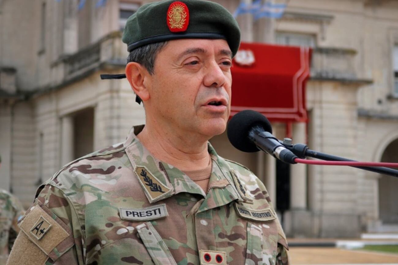 Quién es Carlos Presti, el jefe del Ejército que asumirá Defensa tras la salida de Petri. (prensa Ministerio de Defensa)