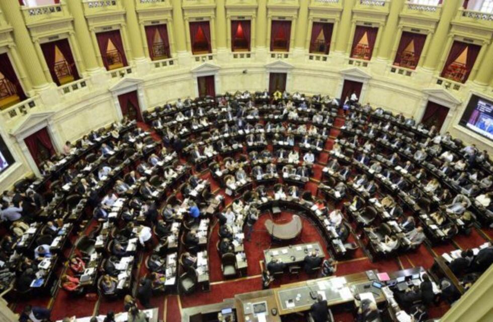 El Gobierno prepara el decreto para incluir la rebaja del Impuesto a las Ganancias en Extraordinarias