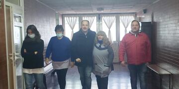 Garate y Federico entregaron útiles a la extensión 2040 y una impresora a la Primaria Nº 14