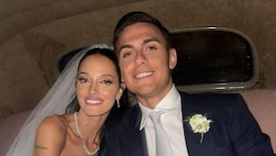 El impresionante regalo de Oriana Sabatini a Paulo Dybala por su primer aniversario de casados: “207 razones...”