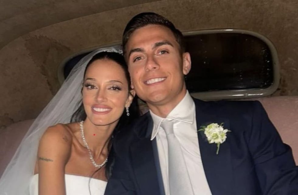 El impresionante regalo de Oriana Sabatini a Paulo Dybala por su primer aniversario de casados: “207 razones...”