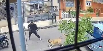 Malvina y Sofía, en el momento que salvaron a un vecino de un intento de robo en José León Suárez.