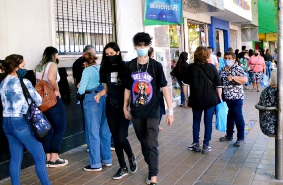 En San Juan quieren flexibilizar las restricciones para quienes ya están inmunizados