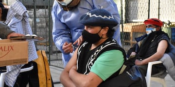 Los trabajadores rurales de la zona sur pudieron vacunarse con la primera dosis.