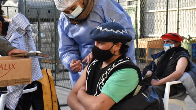 Los trabajadores rurales de la zona sur pudieron vacunarse con la primera dosis.
