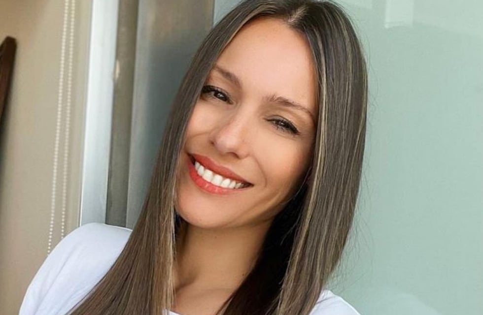 Puro glam: el minivestido de Pampita con brillos perfecto para recibir el año