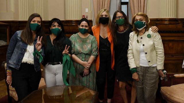 María de los Ángeles Sacnun se reunió con sus pares y la ministra de las Mujeres, Género y Diversidad de la Nación, Elizabeth Gómez Alcorta. (@sacnun)