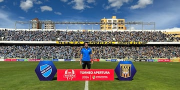 Nicolás Nasisi, preparador físico del Bolívar, en el estadio "Simón Bolívar" de La Paz, Bolivia.