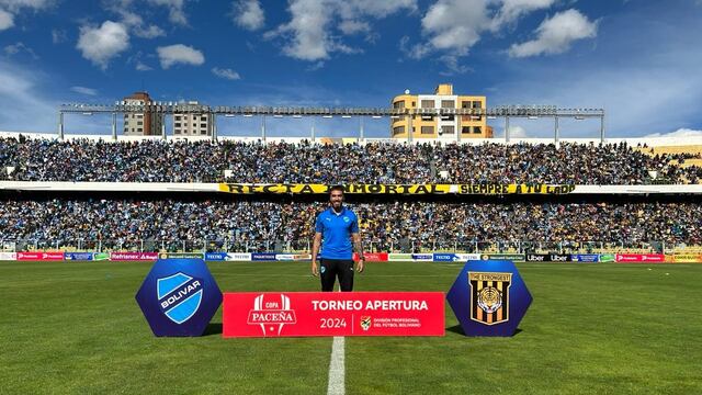 Nicolás Nasisi, preparador físico del Bolívar, en el estadio "Simón Bolívar" de La Paz, Bolivia.