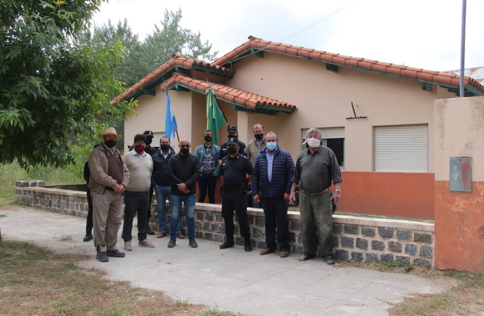 Sánchez recorrió la nueva sede policial de Reta y dejó inaugurada la nueva Oficina de Turismo