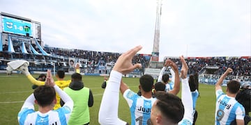 Después de su tercer triunfo consecutivo (foto), este domingo, y horas antes de la final de la Copa América, Gimnasia de Jujuy tendrá su propio encuentro trascendental por la Primera Nacional.
