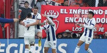 Triunfazo de Talleres sobre Independiente por 3-1 en Avellaneda (Clarín).