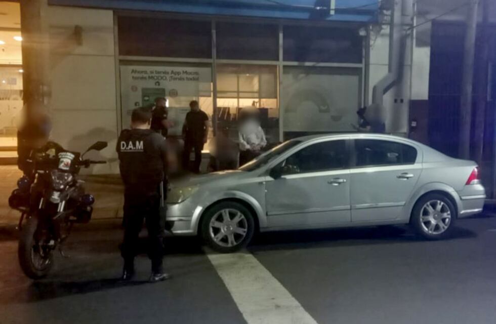 Detienen a cuatro jóvenes por alcoholemia positiva al volante en Posadas