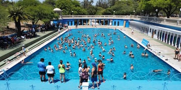Las piletas municipales de Córdoba abrieron sus puertas para la temporada 24/25. (Municipalidad de Córdoba).