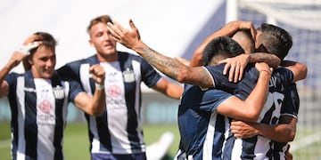 El Albiazul fue superior al Rojo en el Kempes.