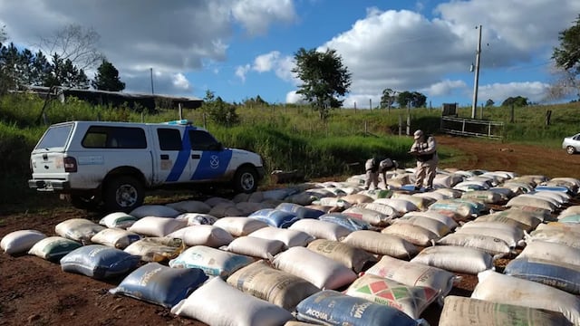 Constataron 167 bultos con 8.350 kilos de maíz que pretendían ser exportados sin pasar por los controles aduaneros.
